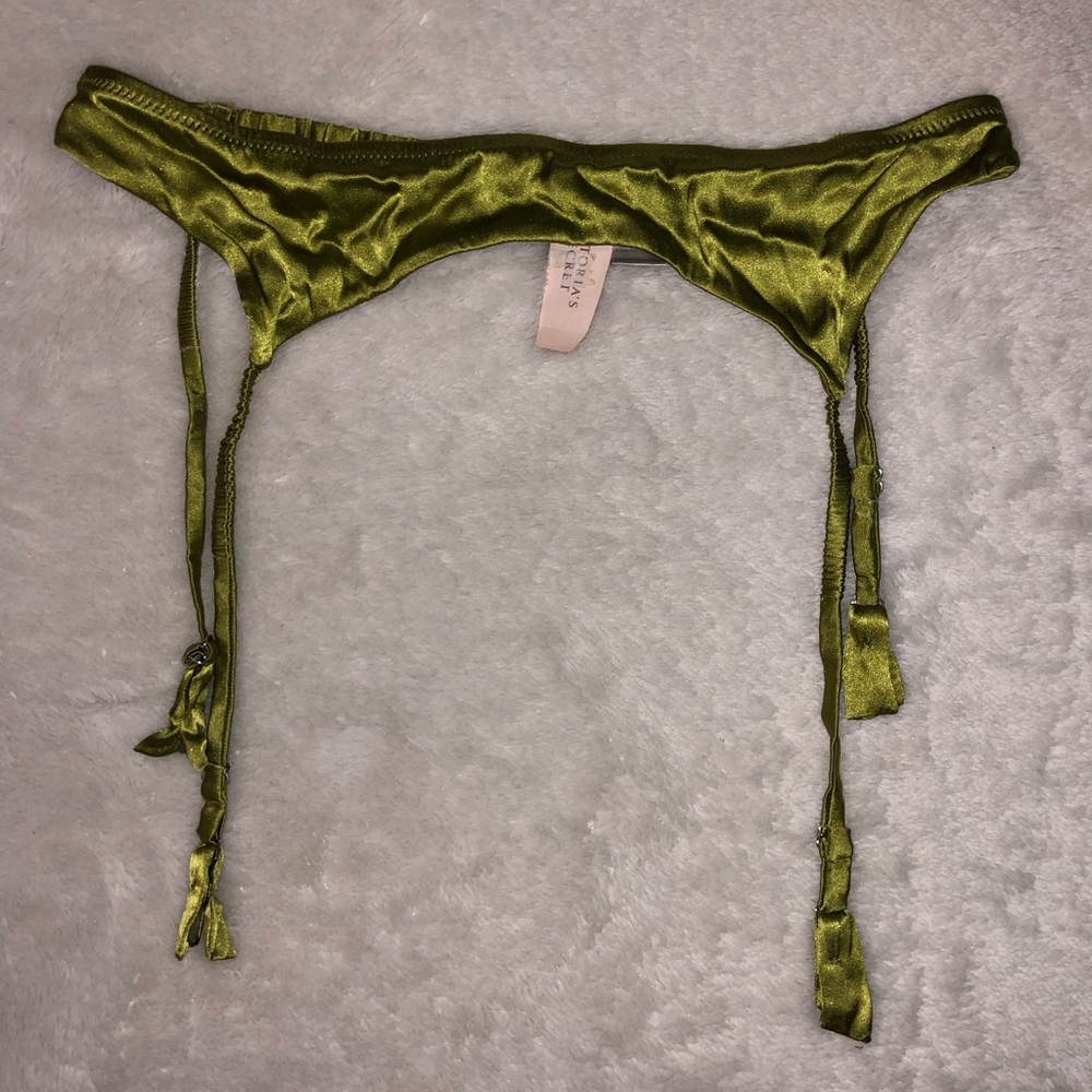 Victoria’s Secret Garter Belt